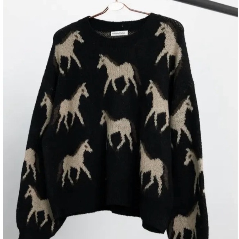 Newbury Kustom Black and Cream Horse Motif Sweater - Picture 2 of 2